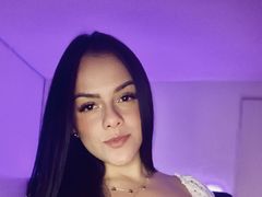 LucyLiz - female with brown hair webcam at LiveJasmin
