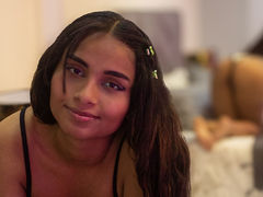 LucyPetersen - female with brown hair webcam at xLoveCam