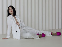 CandyMary222 - female with brown hair and  big tits webcam at ImLive