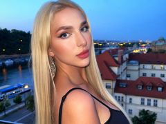 LuluBianco - blond female with  big tits webcam at LiveJasmin