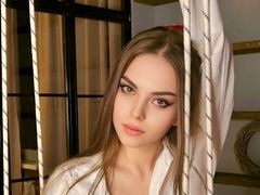 LunaLamb from LiveJasmin