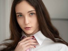LunaLime - female with black hair and  small tits webcam at LiveJasmin