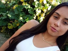 LunaLuxe69 - female with brown hair webcam at xLoveCam