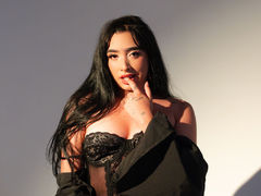 LunaRoos - female with black hair webcam at LiveJasmin