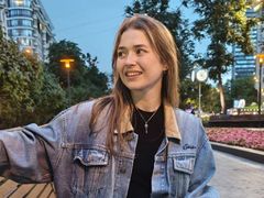 LunaRove - female with brown hair webcam at LiveJasmin