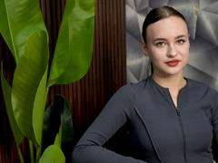 LunaSinclaair from LiveJasmin