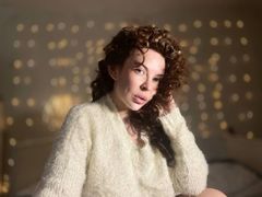 LuonaDay - female with brown hair and  big tits webcam at ImLive