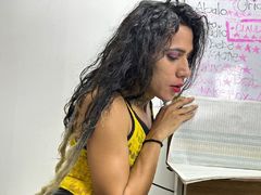 LuxtyOriana - shemale with black hair webcam at LiveJasmin