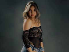 LuzRoha from LiveJasmin