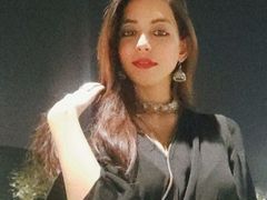 LyaFletcher - female with black hair webcam at LiveJasmin