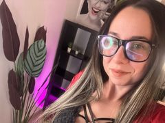 LyannaAna from LiveJasmin
