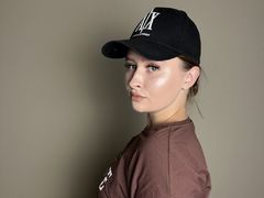 LynHearl - female with brown hair and  big tits webcam at LiveJasmin