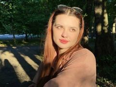 LynelleEstler - female with brown hair and  big tits webcam at LiveJasmin