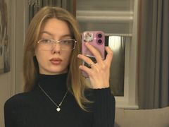 LynnSanchez - blond female webcam at LiveJasmin