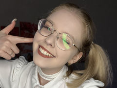 LynnaCarrington - blond female webcam at LiveJasmin