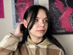 LynnaCawthorne - female with black hair webcam at LiveJasmin