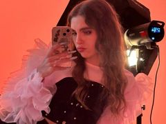 LynnaSciullo - female with red hair webcam at LiveJasmin