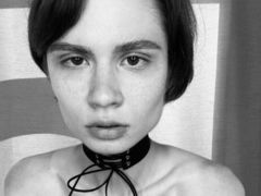 LyraShade from LiveJasmin