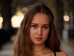 MabelleWahn - female with brown hair webcam at LiveJasmin