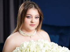 MaddieRoss - blond female with  big tits webcam at LiveJasmin