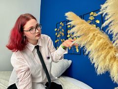 MaddyGrant - female with red hair webcam at LiveJasmin