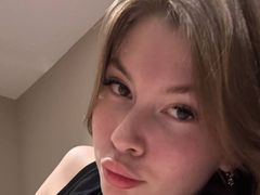 MadeleneArmond from LiveJasmin