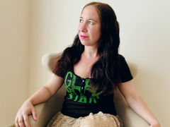 MadelinePetcher - female with brown hair webcam at LiveJasmin