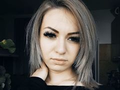 MadonisCristal from LiveJasmin