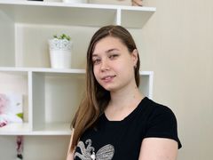 MaeExcell - female with brown hair webcam at LiveJasmin