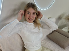 MaeGoreham - blond female webcam at LiveJasmin