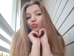 MaeHardcastle from LiveJasmin