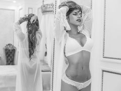 MaiaBrunni - female with brown hair and  big tits webcam at LiveJasmin