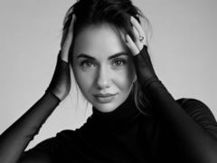 MaiaSin - female with brown hair webcam at LiveJasmin