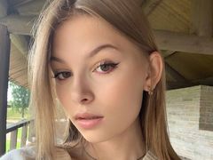 MaidaKirakosyan from LiveJasmin