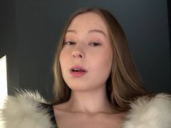 MaireBaddley - female with brown hair webcam at LiveJasmin