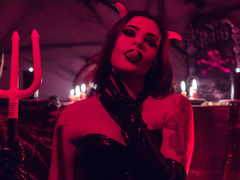 MandyHolmes - female with brown hair and  big tits webcam at LiveJasmin