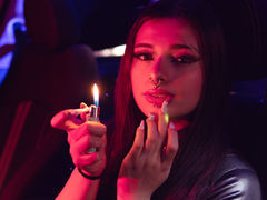 MandyHolmes - female with brown hair and  big tits webcam at LiveJasmin