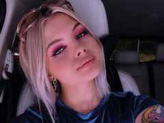 MandyBankss - blond female with  big tits webcam at LiveJasmin