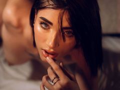 ManuelaMolkova - female with black hair and  big tits webcam at LiveJasmin