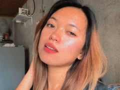 MaraihLouise - female with brown hair webcam at LiveJasmin