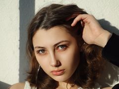 MarceleneRaeder - female with brown hair webcam at LiveJasmin
