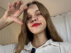 MarcelleTretina - female with brown hair webcam at LiveJasmin