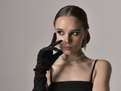 MarciaStabs - female with brown hair webcam at LiveJasmin