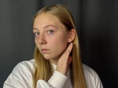 MarcieHalt - blond female webcam at LiveJasmin