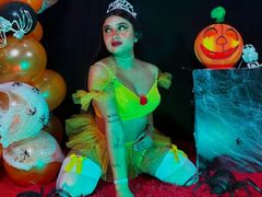 MargaraBenet - female with brown hair and  big tits webcam at LiveJasmin