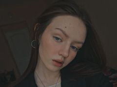 MariamDarter - female with brown hair webcam at LiveJasmin