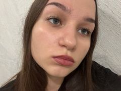 MarinCook - female with brown hair webcam at LiveJasmin