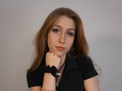 MarivelTolve - female with red hair and  big tits webcam at LiveJasmin
