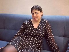 MartaEdams - female with brown hair and  big tits webcam at LiveJasmin