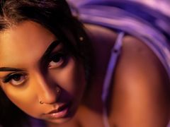 MartinaGarcia - female with black hair and  big tits webcam at LiveJasmin